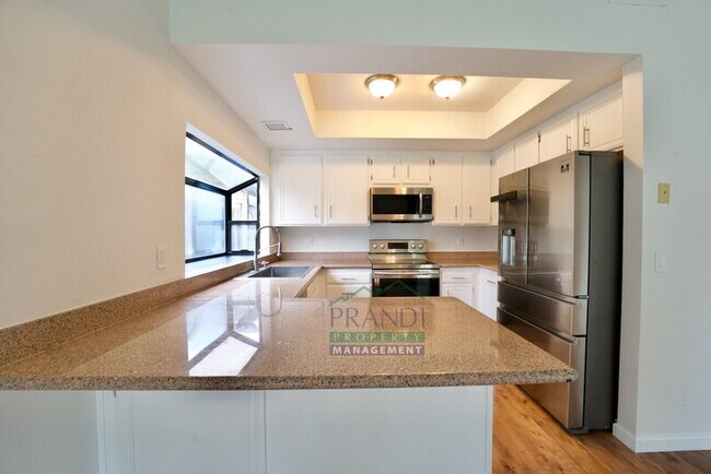 Building Photo - 9 Quince Ct