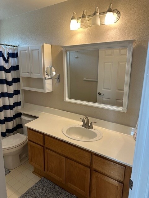 Building Photo - Lodi 4 Bedroom 3 Bathrom Home with a Pool