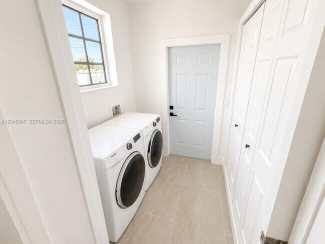 Building Photo - 2649 Key Largo Ln