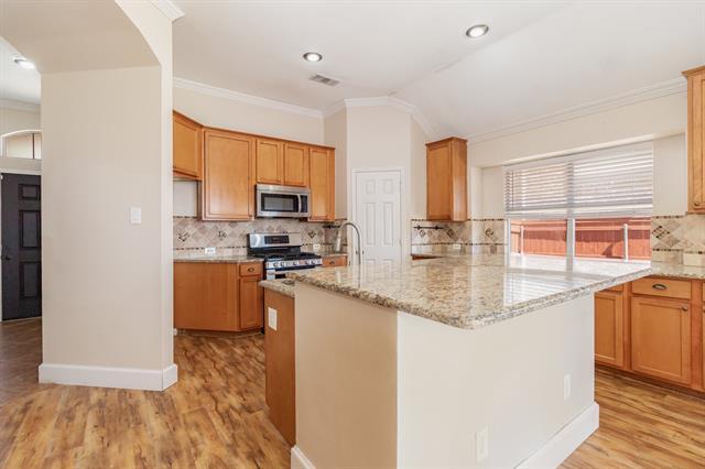 Building Photo - 3925 Oakmont Dr