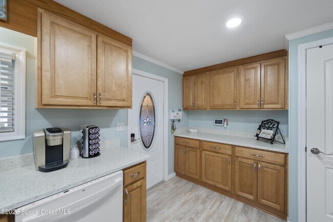 Building Photo - 380 Norwich Ln