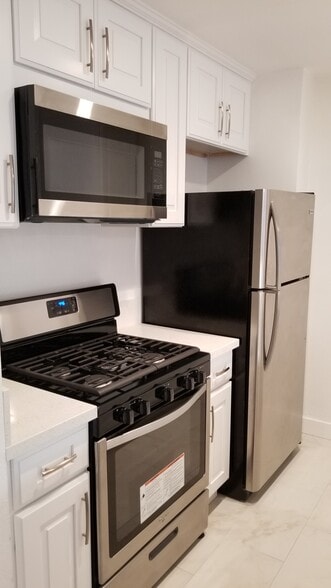 Building Photo - 14126 Tiara St