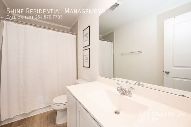 Building Photo - 225 Villars Dr
