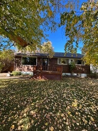 Building Photo - Charming 3 Bedroom Home with Large Heated ...