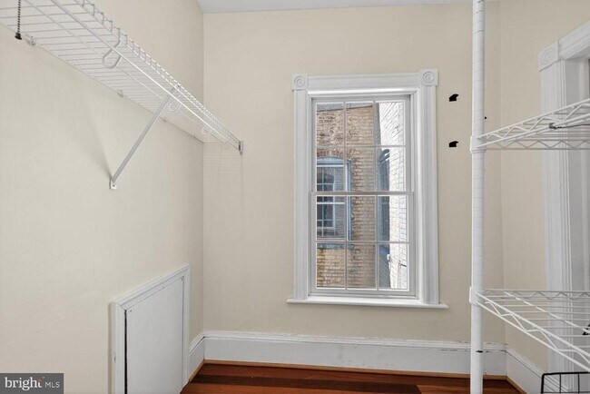 Building Photo - 1025 30th St NW