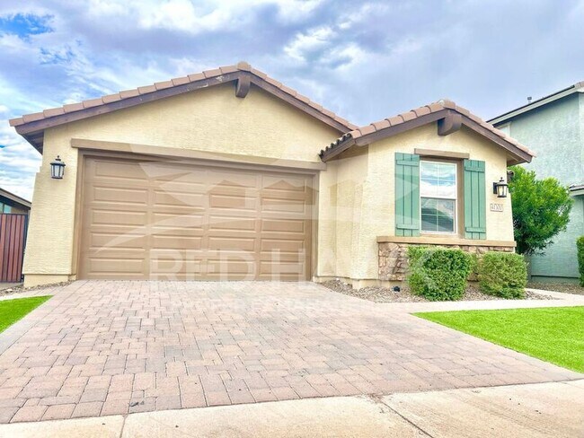 Primary Photo - 41300 W Palmyra Ln