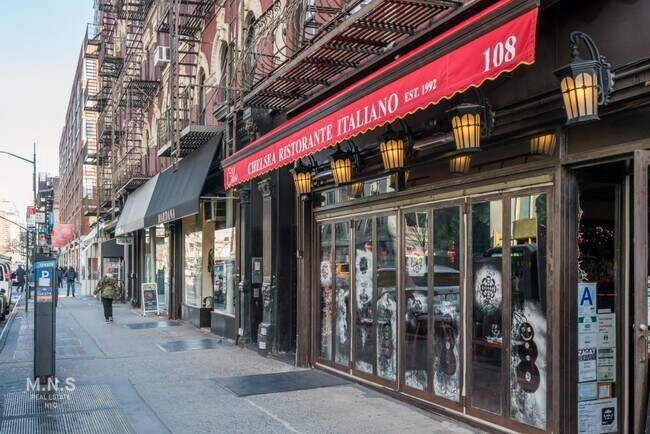 Building Photo - 104 Eighth Avenue