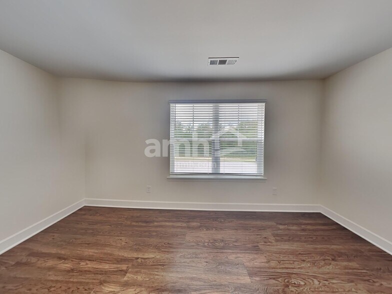 Building Photo - 5298 Lake Maxwell Dr