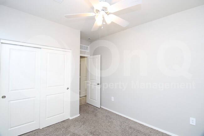 Building Photo - 4644 W Nutmeg Ave