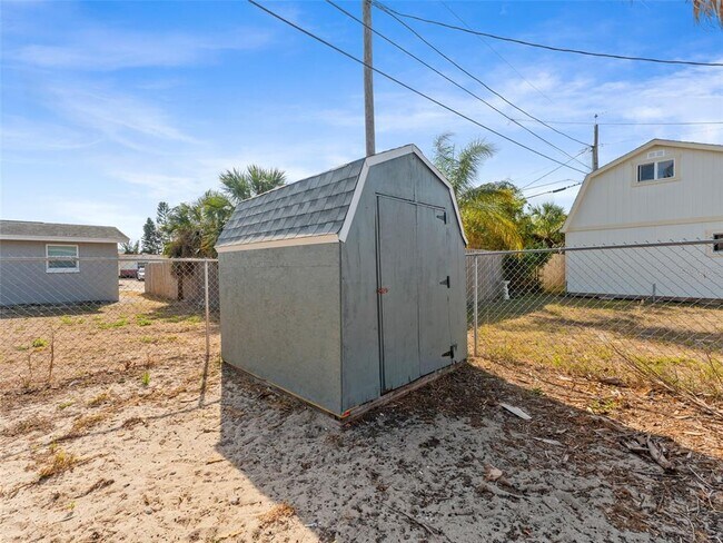 Building Photo - 4848 Picture Ave