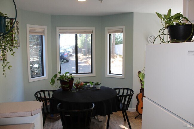Building Photo - 4069 Alta Vista Ave