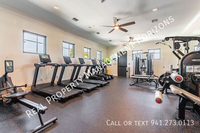 Building Photo - 10931 65th Ter E