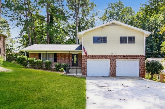 Building Photo - 2270 Emerald Castle Dr