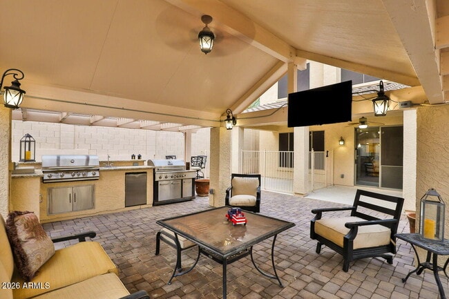 Building Photo - 6206 W Buckhorn Trail