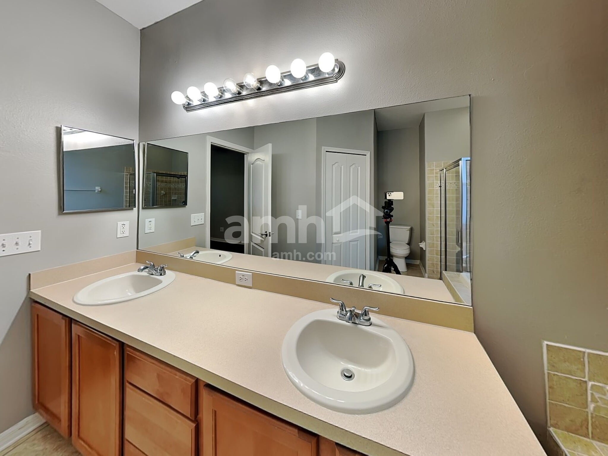 Building Photo - 11434 Village Brook Dr