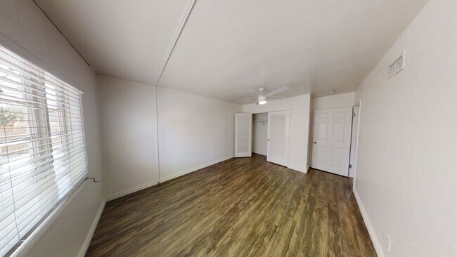 Building Photo - 5BD/2BA on MARY LANE! (Lease Out Pending S...