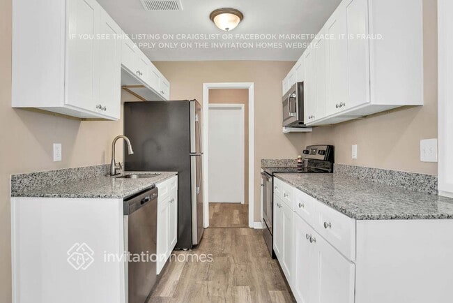 Building Photo - 2623 N Beaumont Ave