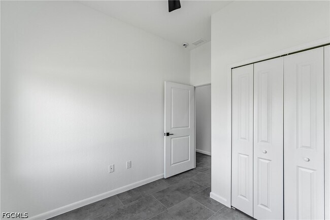 Building Photo - 601 Hawthorne Ave S