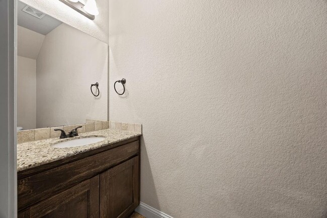 Building Photo - 547 N Longfellow Ln