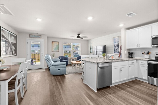 Building Photo - 332 Bayou Loop
