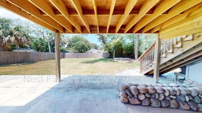 Building Photo - 552 Seagate Ave