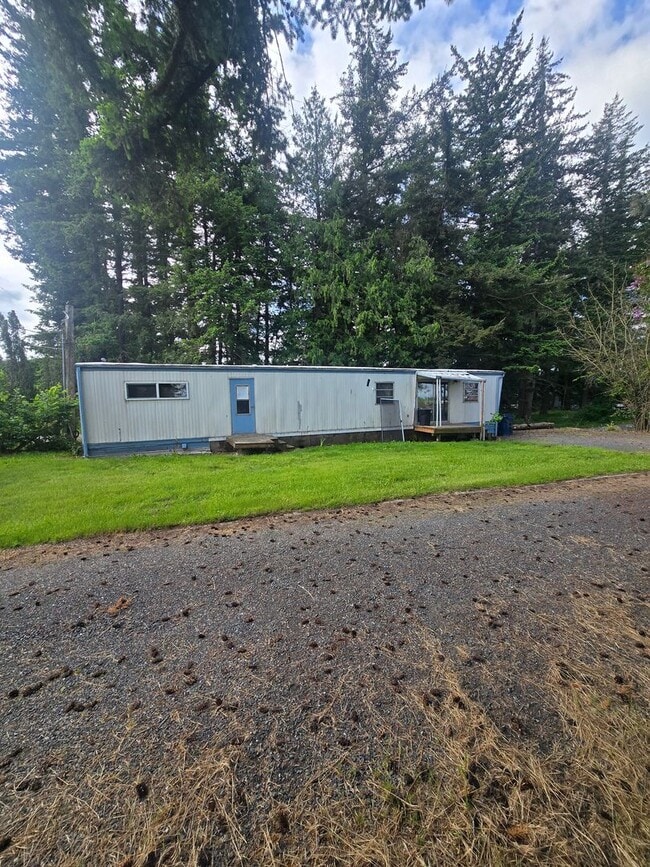 Building Photo - Single wide trailer on noon road