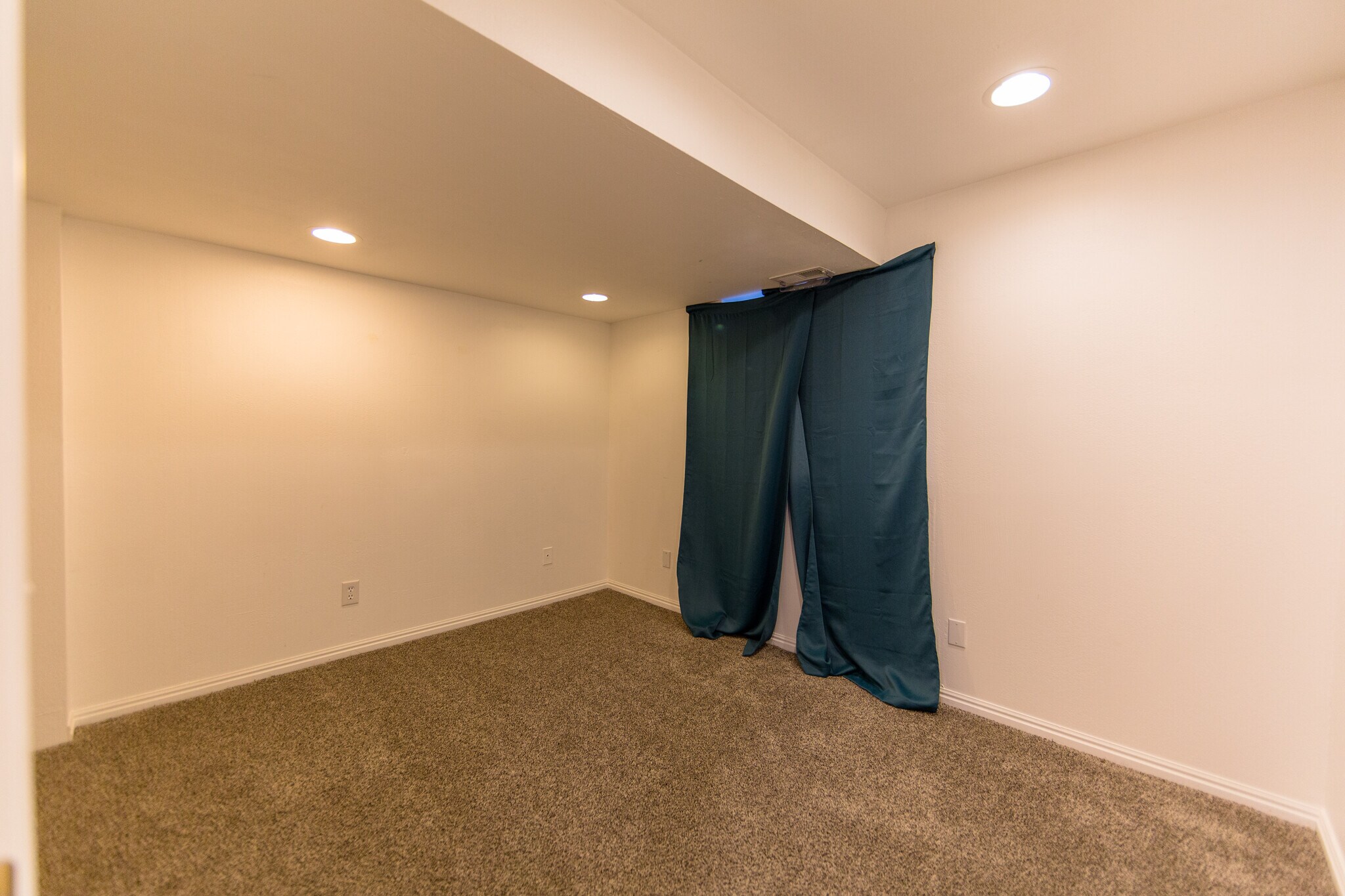 Building Photo - 1038 N 2525 W