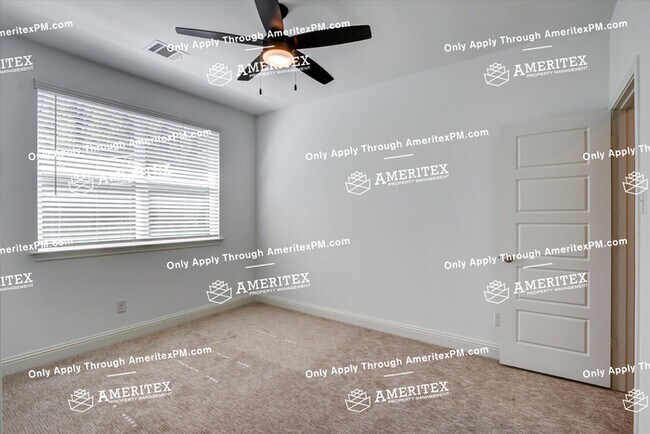 Building Photo - 6348 Oakbend Cir