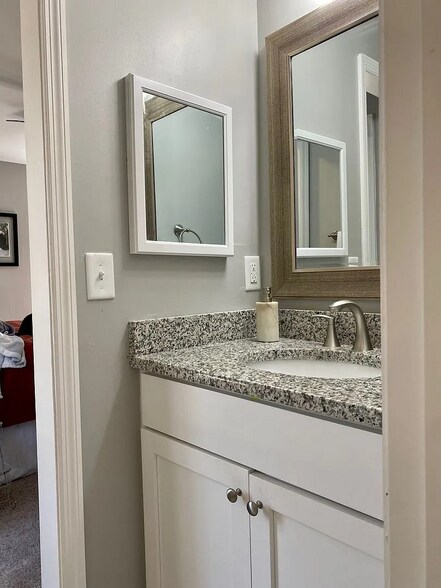 Building Photo - 3924 Bright Ave