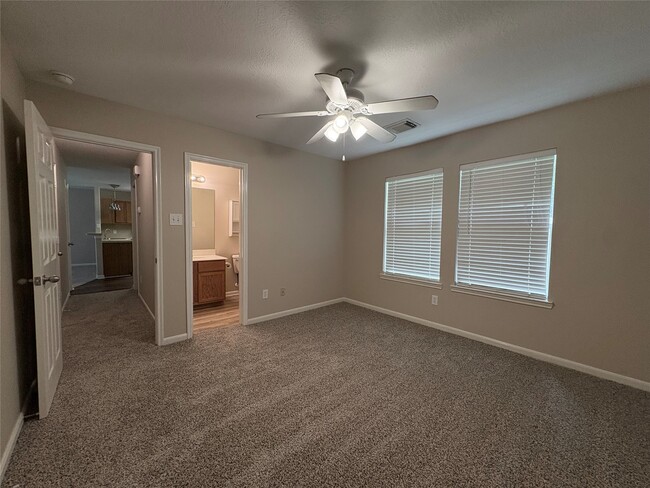 Building Photo - 5525 N Buffalo Cir
