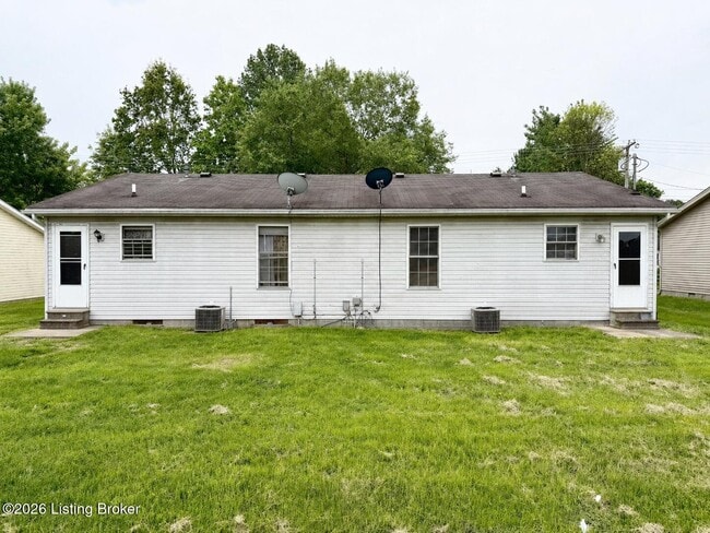 Building Photo - 254 E Davis St