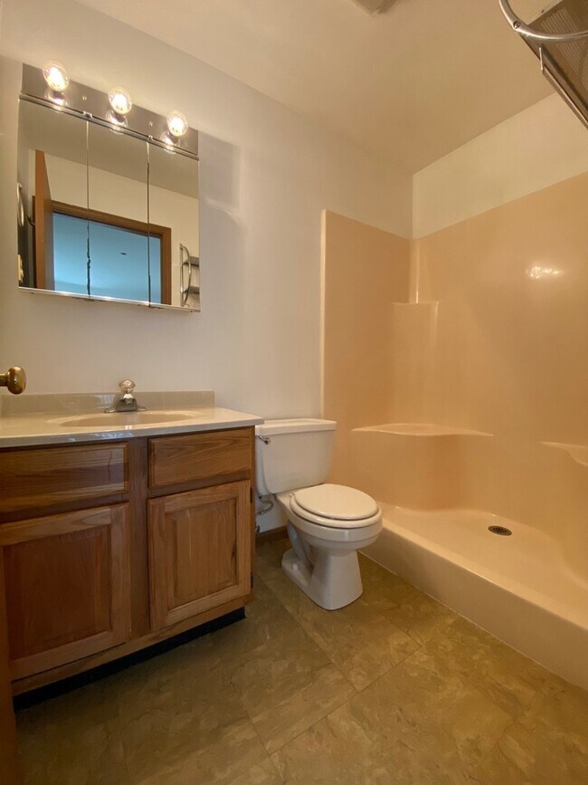 Building Photo - 1372 Cunat Ct