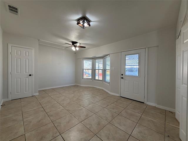 Building Photo - 420 Opal St