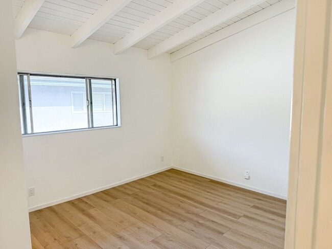 Building Photo - 6639 Green Valley Cir