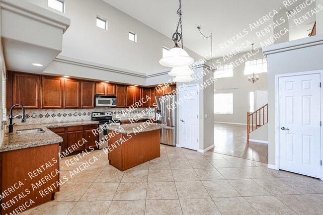 Building Photo - 14958 W Cameron Dr