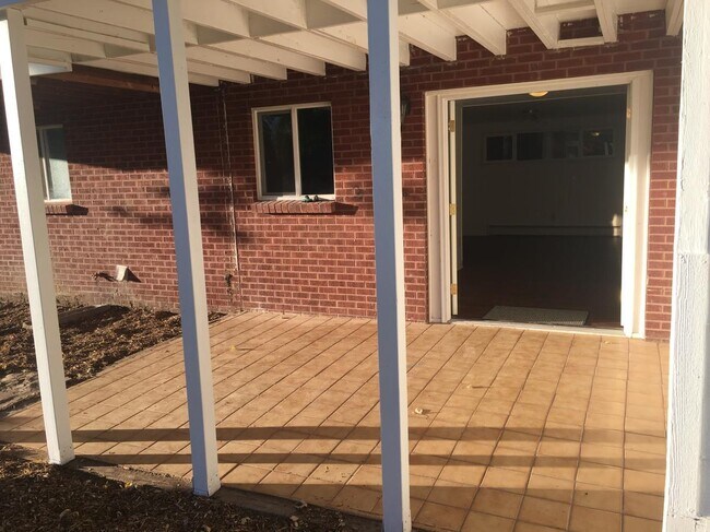 Building Photo - 10341