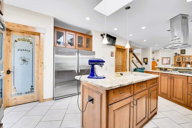 Building Photo - 29934 Paint Brush Dr