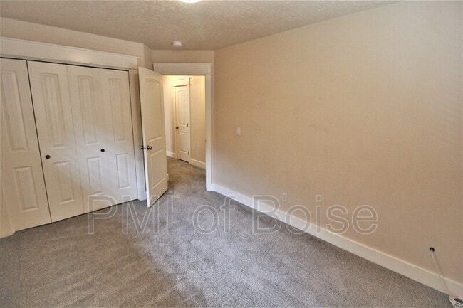 Building Photo - 2218 S Dorothy Ave