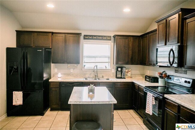 Building Photo - 2525 Elk Creek St