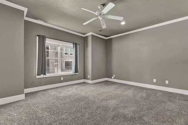 Building Photo - 4631 Regent Manor Dr