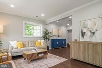 Building Photo - 6621 Hallwood Ave