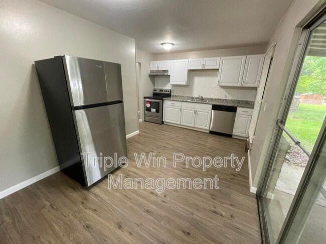 Building Photo - 2022 Northaire Ln