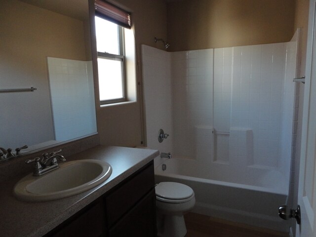 Building Photo - 1861 Versante Ave