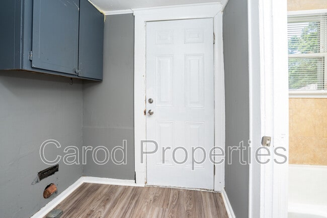 Building Photo - 136 Powder St SW