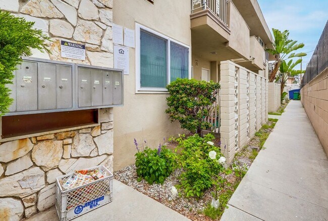 Interior Photo - 536 S. Flower St