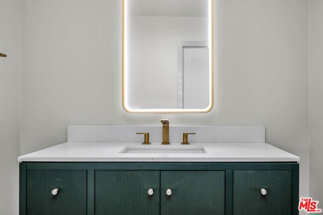 Building Photo - 10790 Wilshire Blvd