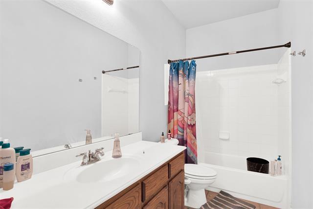 Building Photo - 15742 Bull Run Dr