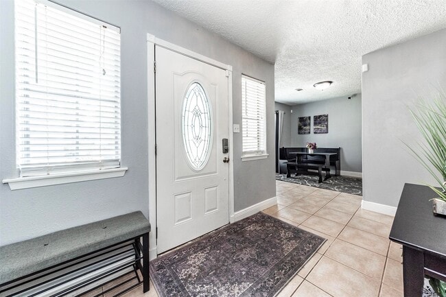 Building Photo - 405 Avondale Ln