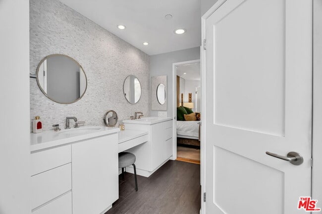 Building Photo - 140 Ocean Park Blvd