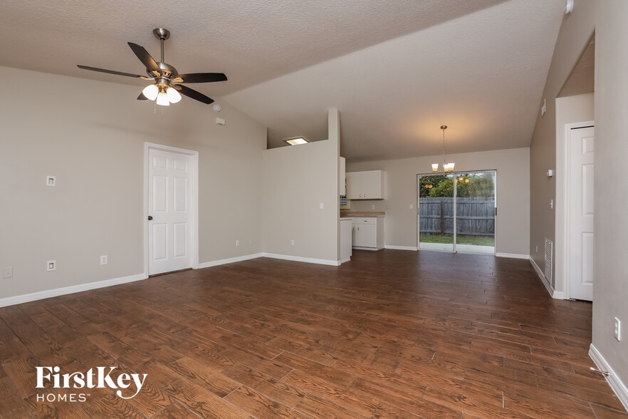 Building Photo - 1332 Umbrella Tree Dr